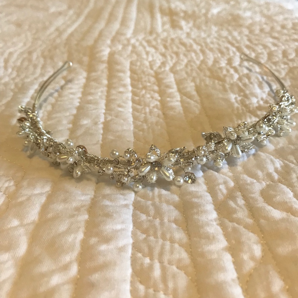Bridal Hairpiece silver with pearls